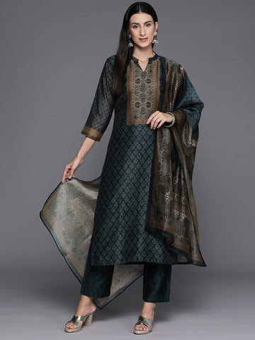 Varanga Grey Floral Printed Straight Kurta Paired With Solid Bottom And Printed Dupatta Vskd31918